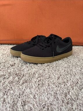 Nike Kids Black Canvas Sneakers with Gum Sole